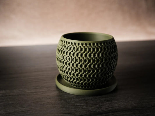 GadgetGifters Unique Planter Pot CURVE