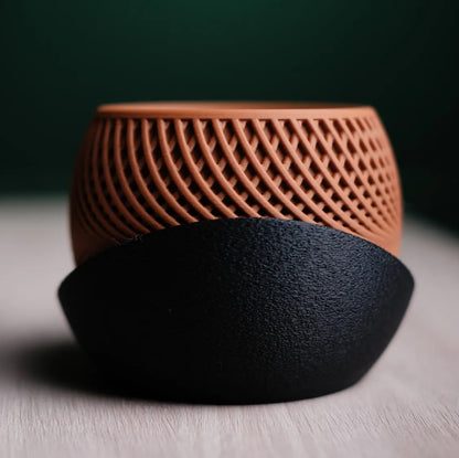 GadgetGifters Unique Planter Pot CURVE – Stylish, Modern &amp; Perfect for Home Décor