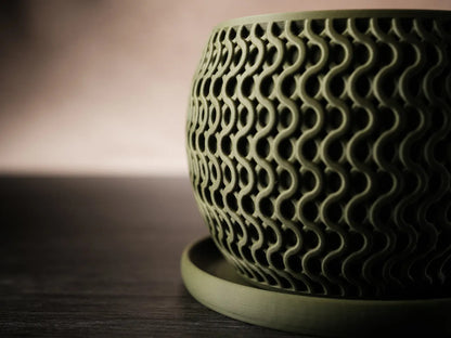 GadgetGifters Unique Planter Pot CURVE