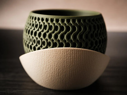 GadgetGifters Unique Planter Pot CURVE