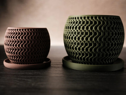 GadgetGifters Unique Planter Pot CURVE