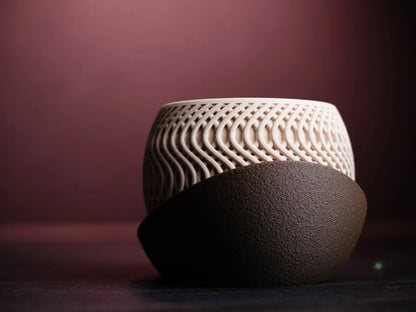 GadgetGifters Unique Planter Pot CURVE – Stylish, Modern & Perfect for Home Décor